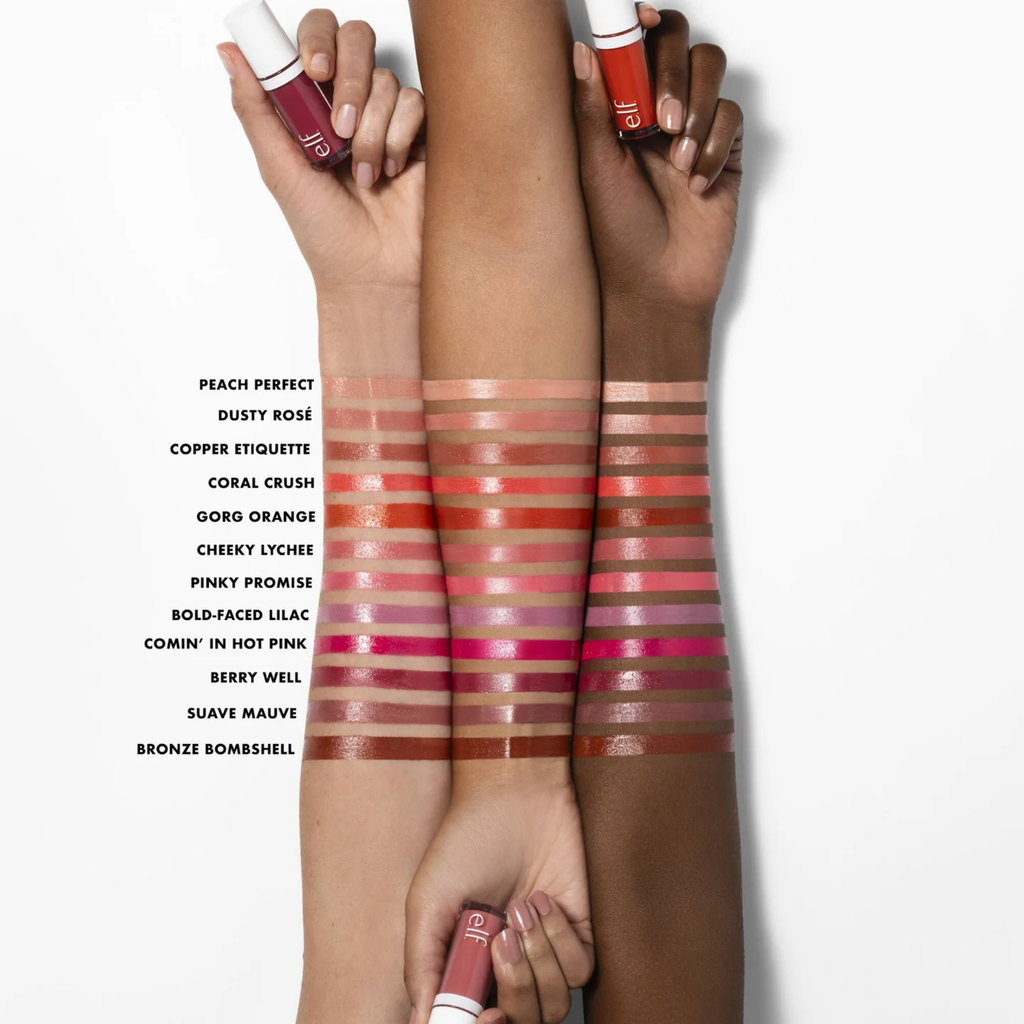 Kleurenstalen van e.l.f. Camo Liquid Blush op verschillende huidtinten.