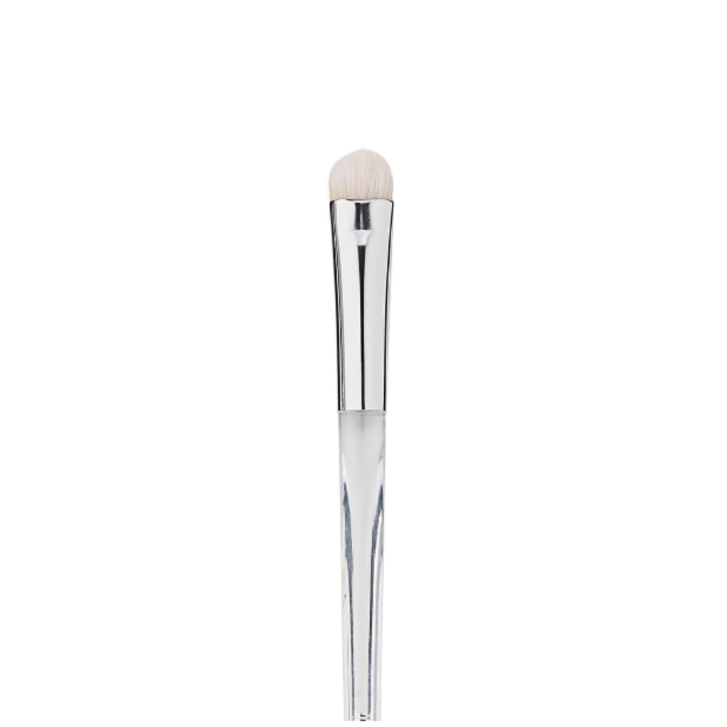 Detailweergave van de e.l.f. Precision Eyeshadow Brush met compacte kwastkop.