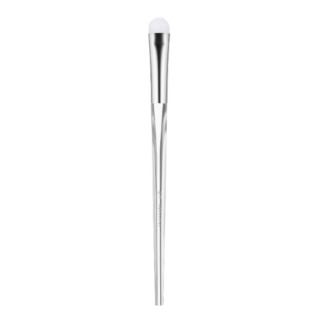 e.l.f. Precision Eyeshadow Brush met synthetische haren voor nauwkeurig aanbrengen van oogschaduw.