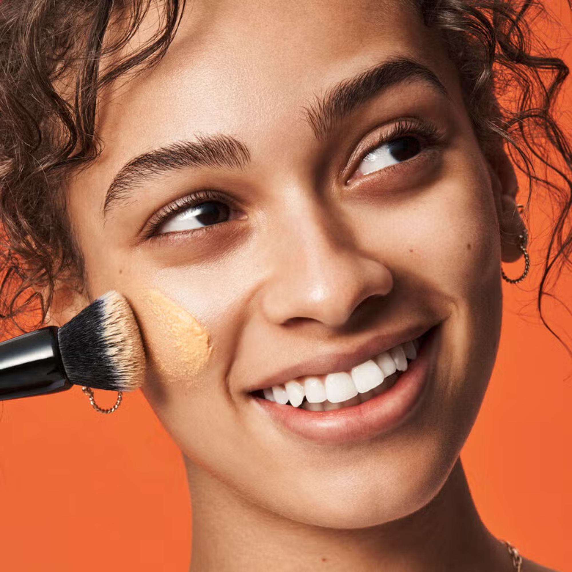 e.l.f. C Brightening Putty Primer Mini radiant finish on skin